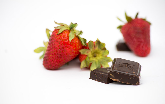 sweet dark chocolate strawberries to share with your valentine